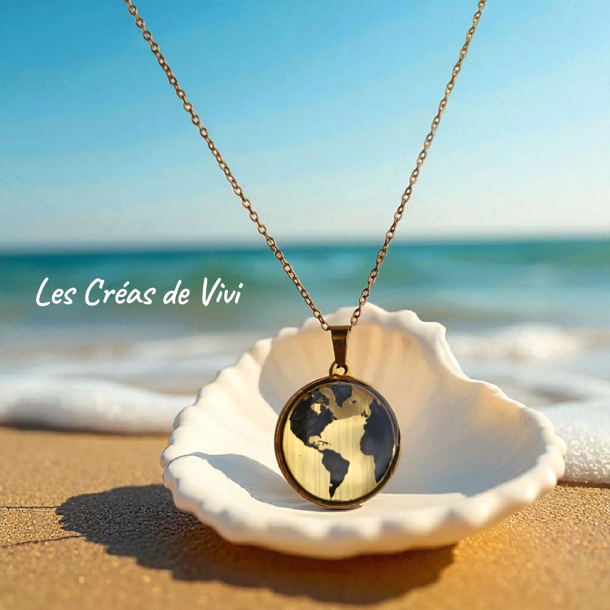 Pendentif souvenir unique : 19 motifs symboliques + 1 modèle personnalisable (supplément 15 €), mèche de cheveux discrète, acier doré ou argenté.