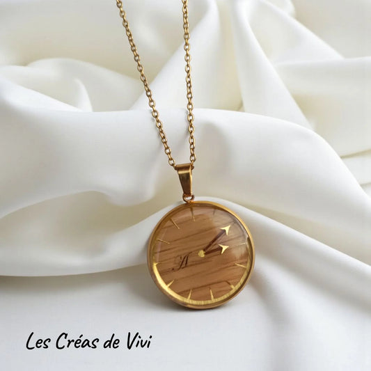 Pendentif personnalisé inoxydable - Aiguilles en mèche de cheveux et fond bois