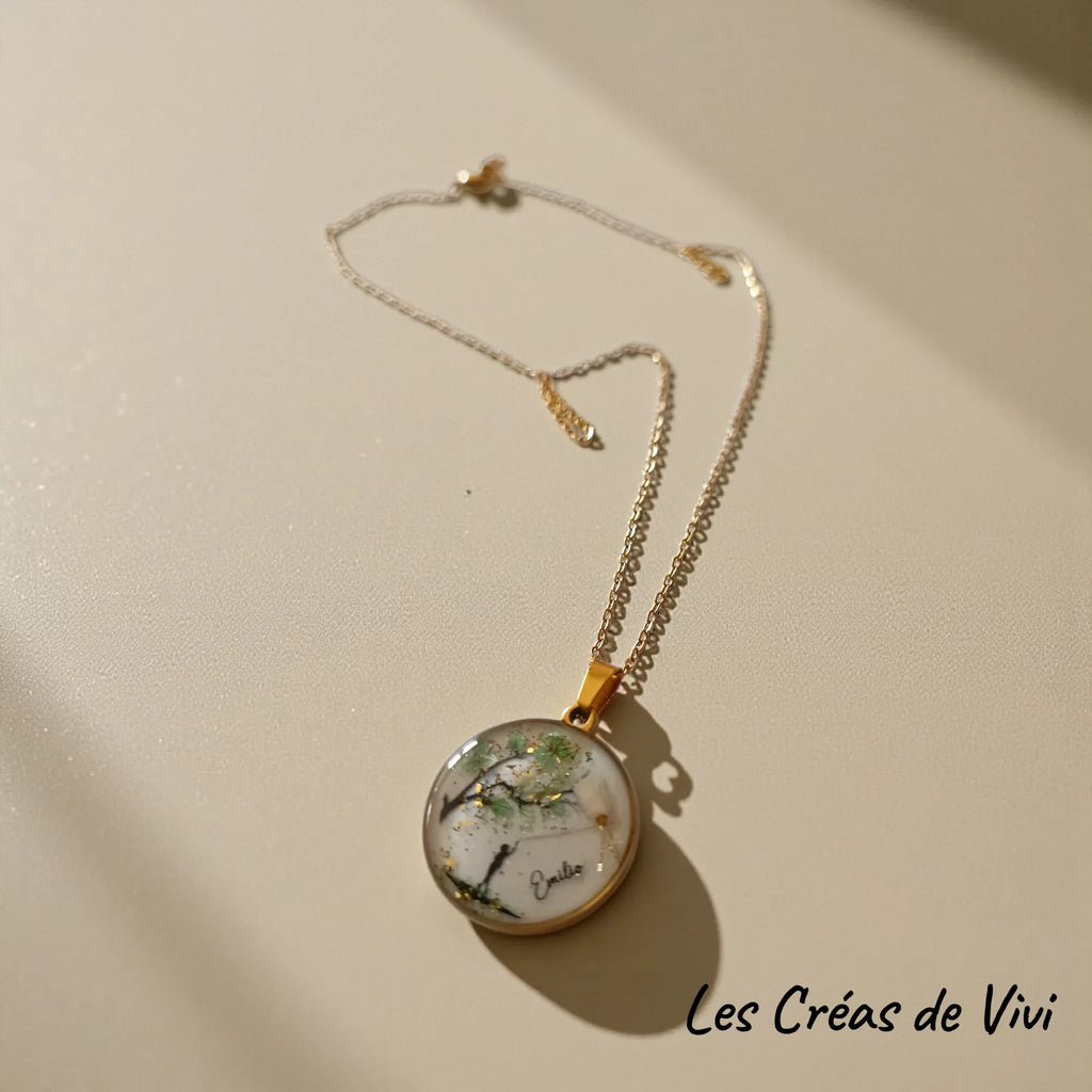 Pendentif Souvenir Dent de Lait & Cheveux – Collier Personnalisé Enfant – Acier Doré/Argenté – Prénom Inclus – Fleurs au Choix