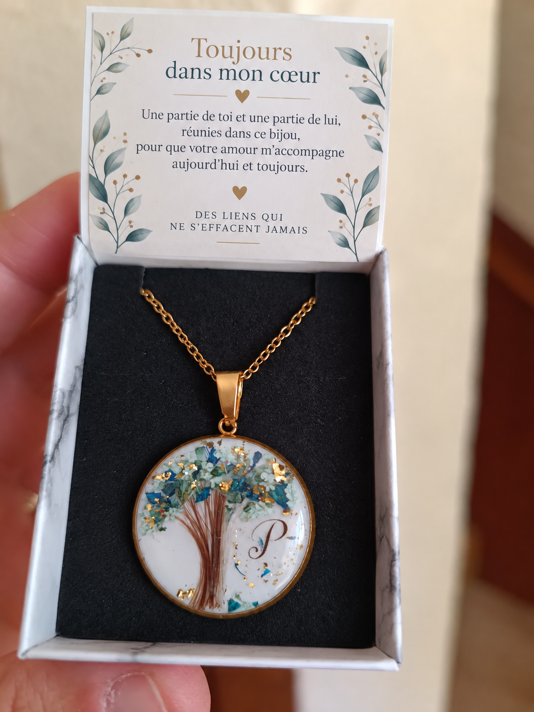 Collier Arbre de Vie Personnalisé – Bijou Souvenir Cheveux & Lait Maternel